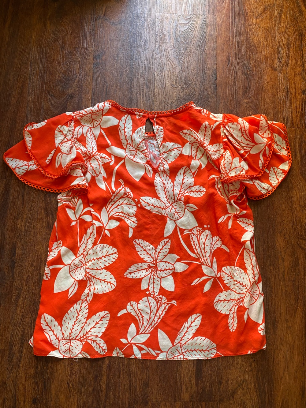 Breezy red and white floral top!
